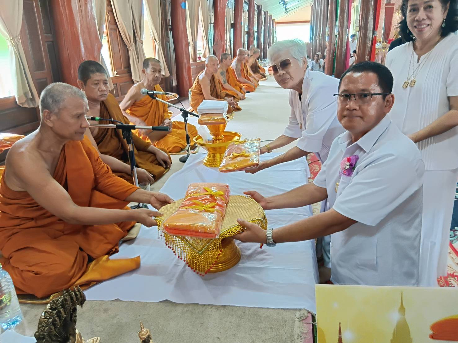 ภาพร่วมพิธีกรรมวัดปากบ่อ