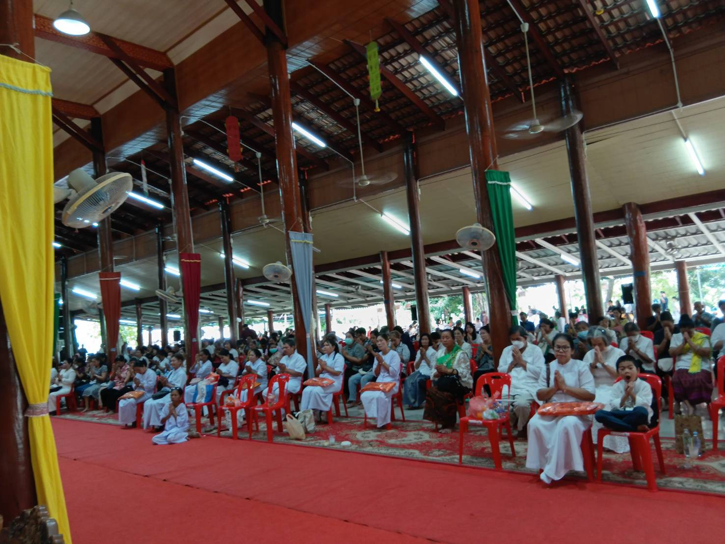 ภาพร่วมพิธีกรรมวัดปากบ่อ