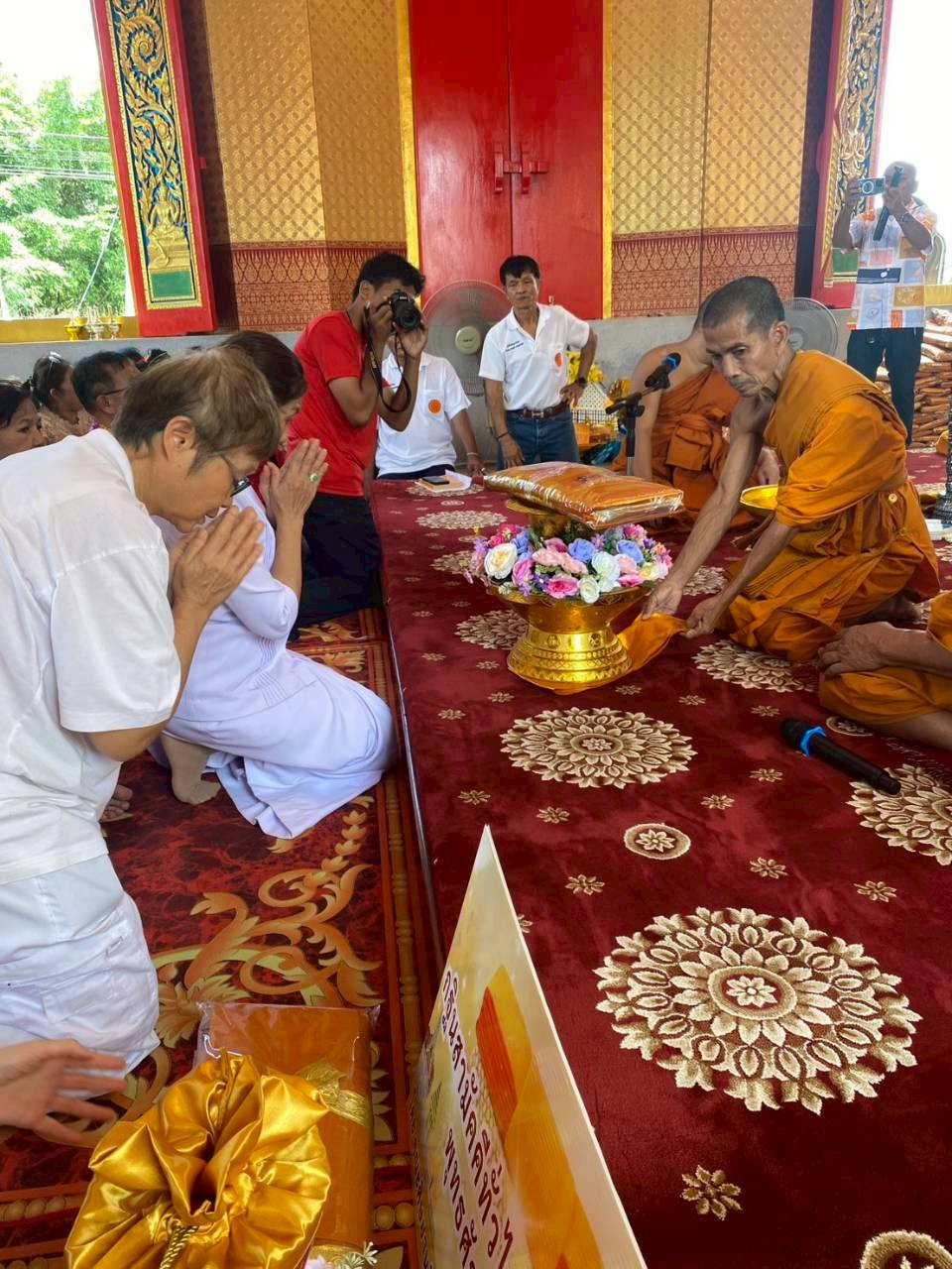 ภาพร่วมพิธีกรรมวัดศรีรัตนาราม(บ่อหิน)