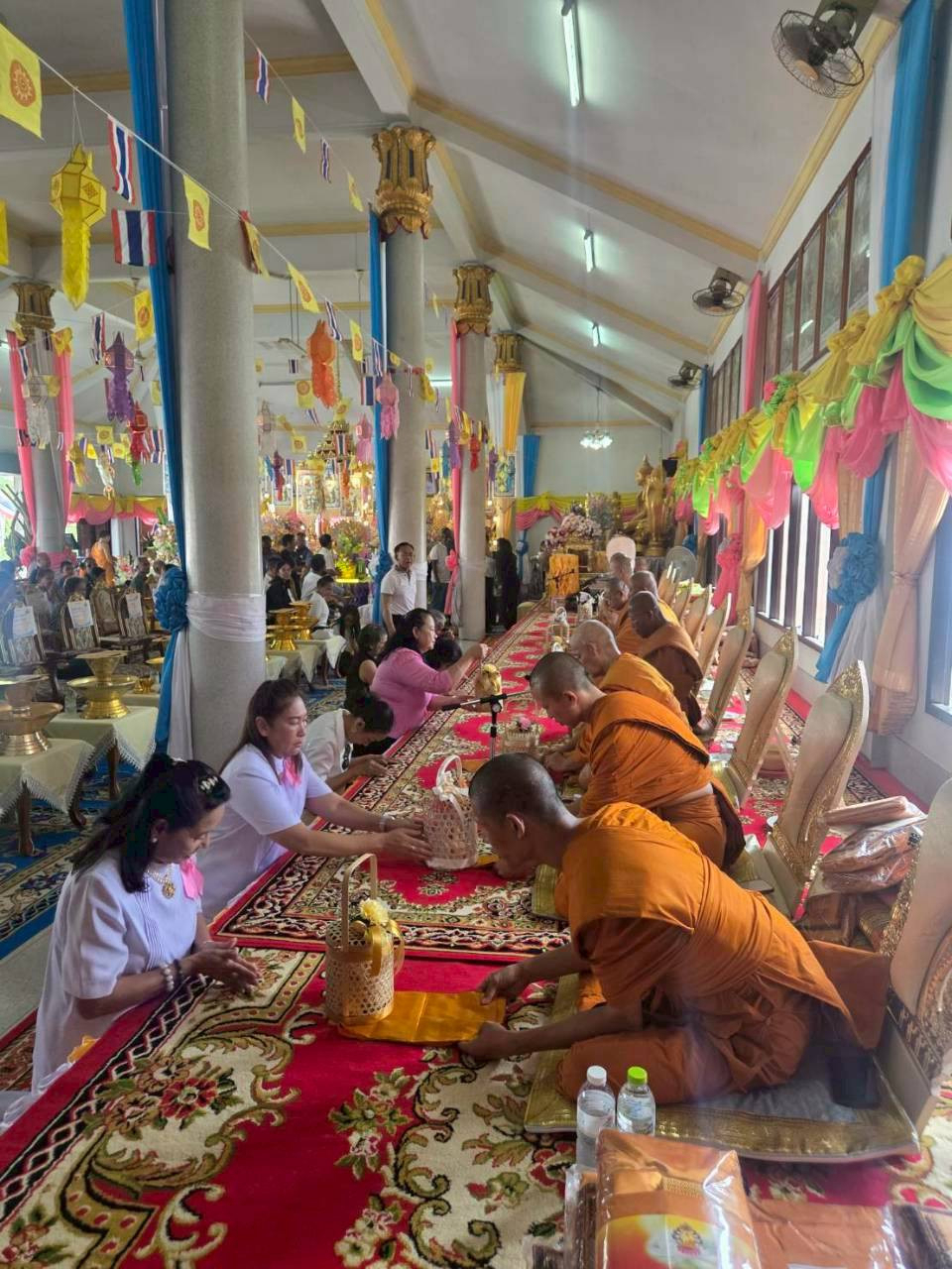 ภาพร่วมพิธีกรรมวัดอินทนาราม