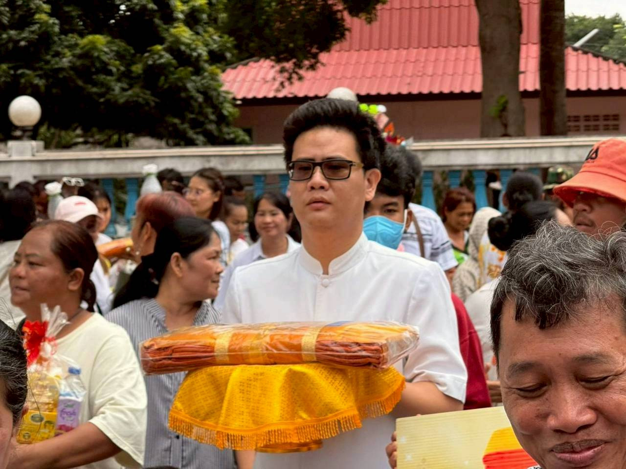 ภาพร่วมพิธีกรรมวัดเฉลิมลาภ