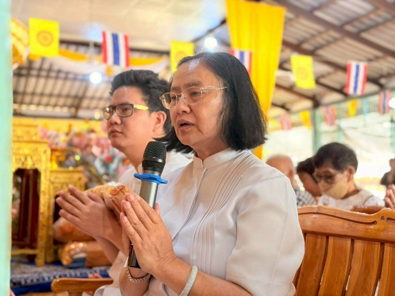 ภาพร่วมพิธีกรรมวัดเฉลิมลาภ