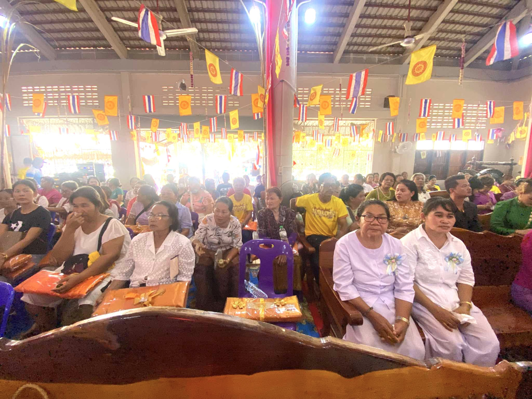 ภาพร่วมพิธีกรรมวัดโคกสว่าง