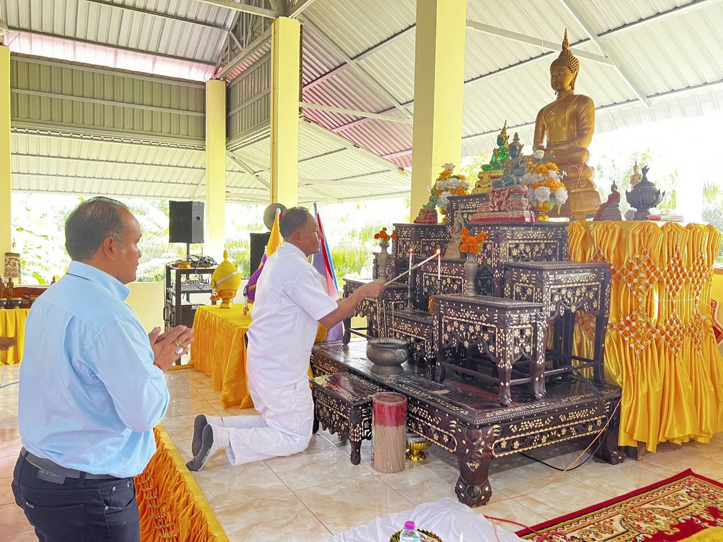 ภาพร่วมพิธีกรรมวัดช่องแบก