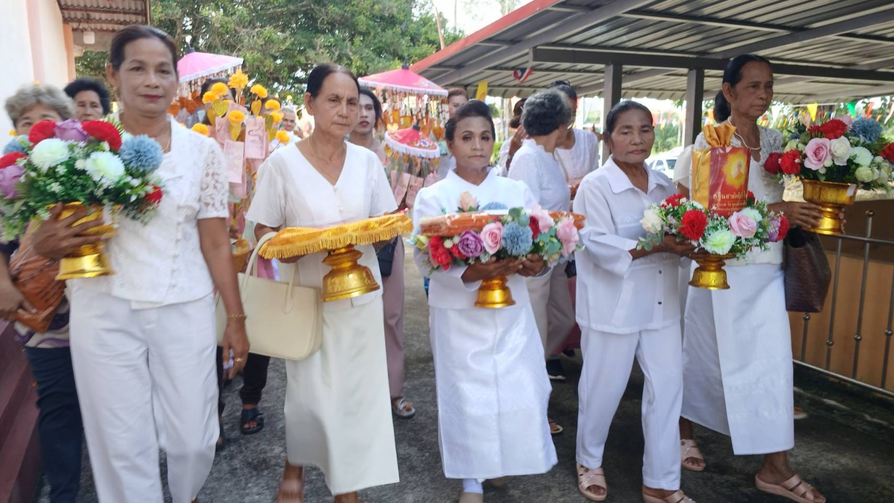 ภาพร่วมขบวนกฐินสำนักสงฆ์บ้านทุ่งต้นปีก