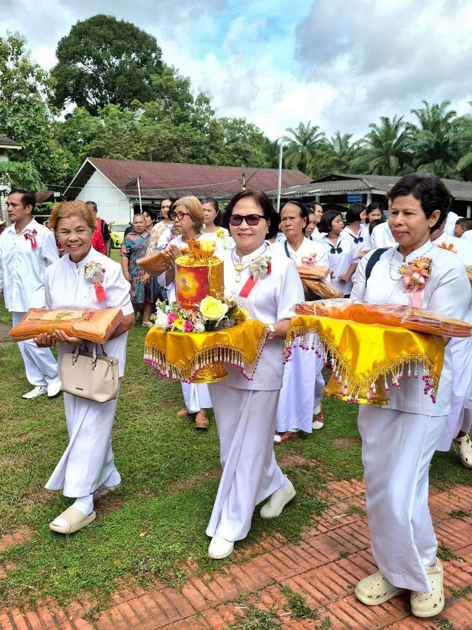 ภาพร่วมพิธีกรรมวัดคลองใหญ่