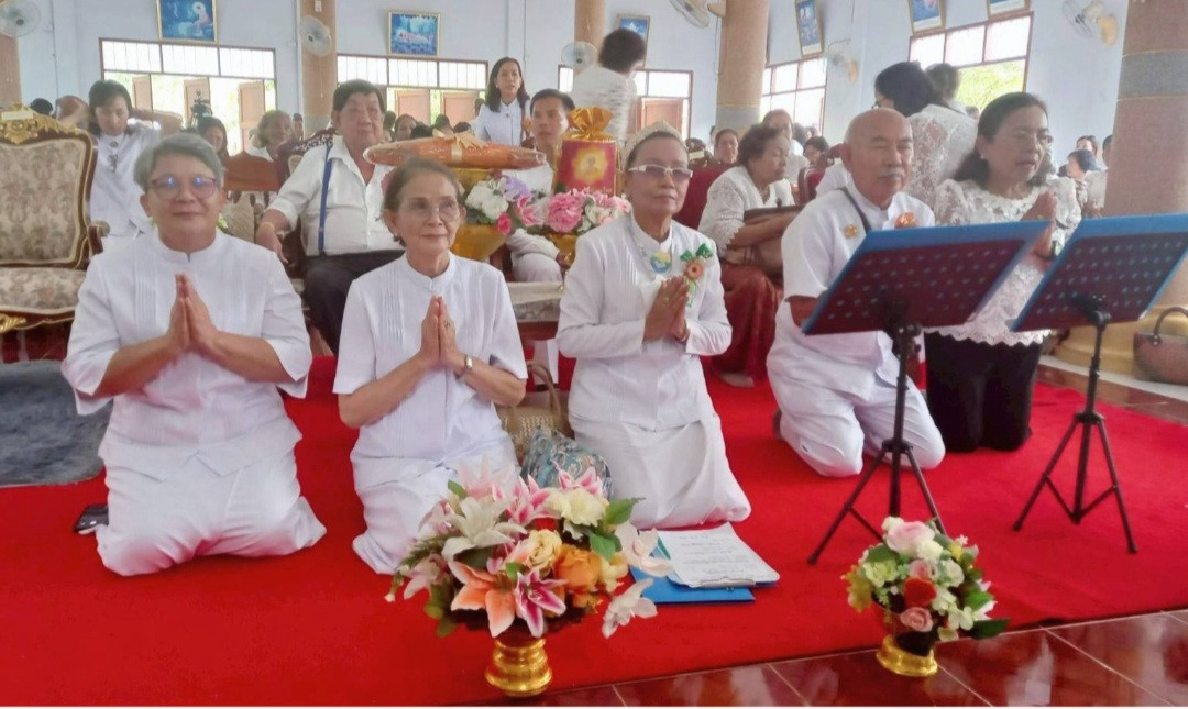 ภาพร่วมขบวนกฐินวัดธาราวดี