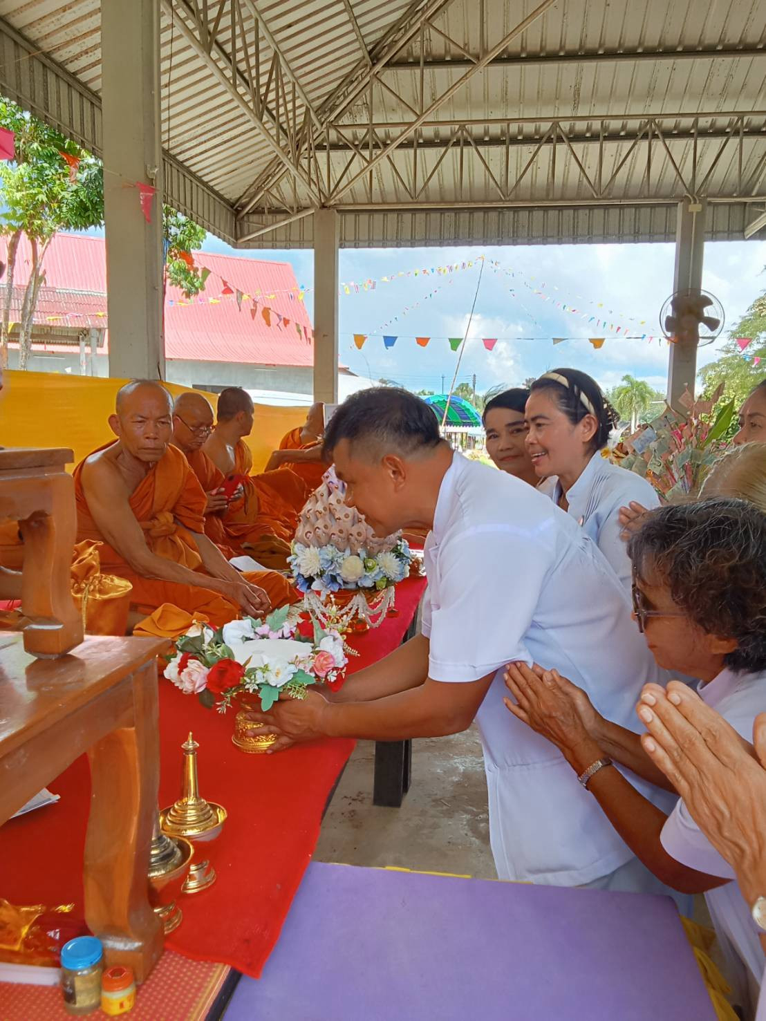 ภาพการถวายปัจจัยสำนักสงฆ์บ้านบางควาย