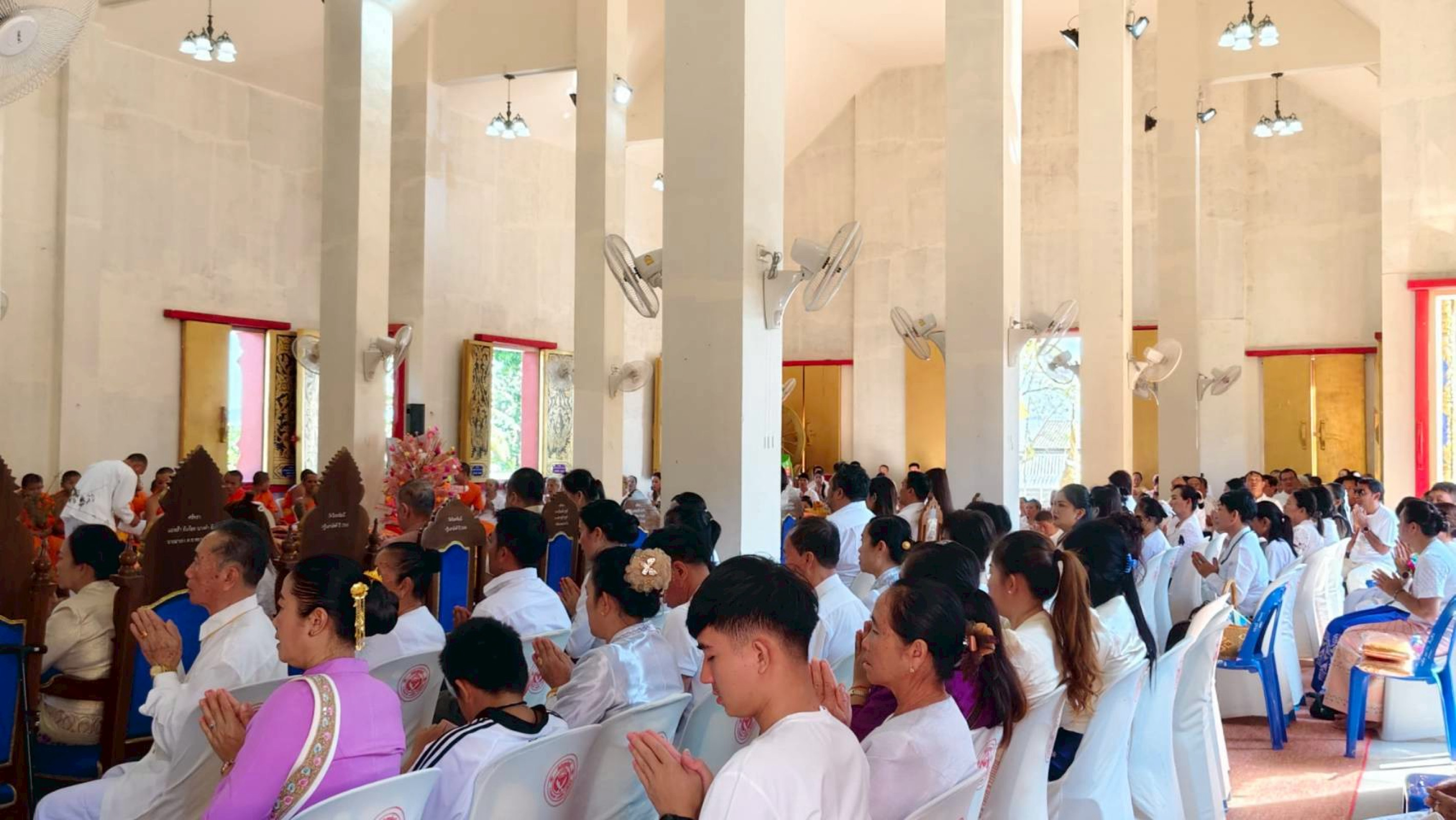 ภาพร่วมพิธีกรรมวัดวิเชตร์มณี