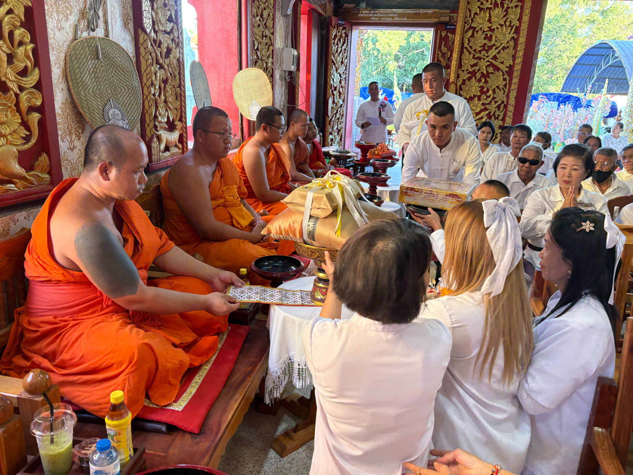 ภาพร่วมพิธีกรรมวัดแม่ลอยไร่(ไชยพรหม)