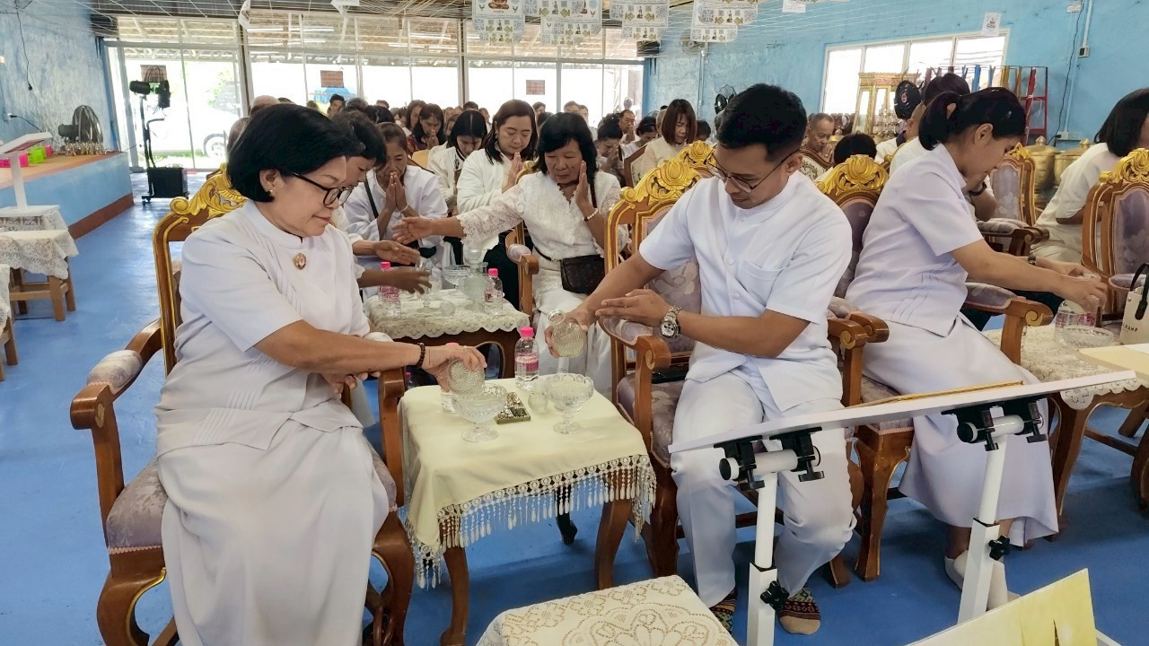 ภาพร่วมพิธีกรรมวัดแม่ตะไคร้