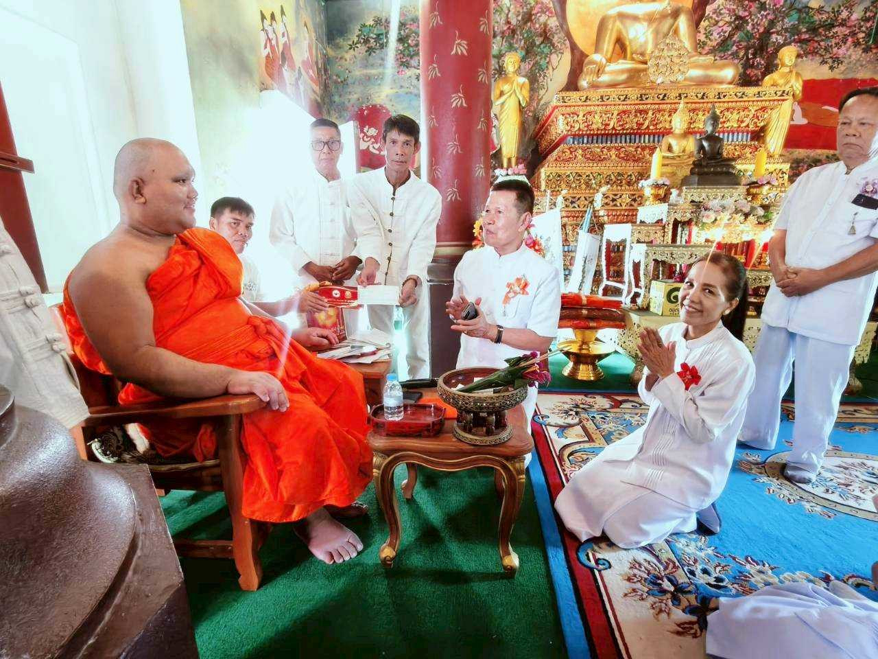 ภาพร่วมพิธีกรรมวัดบ่อหิน