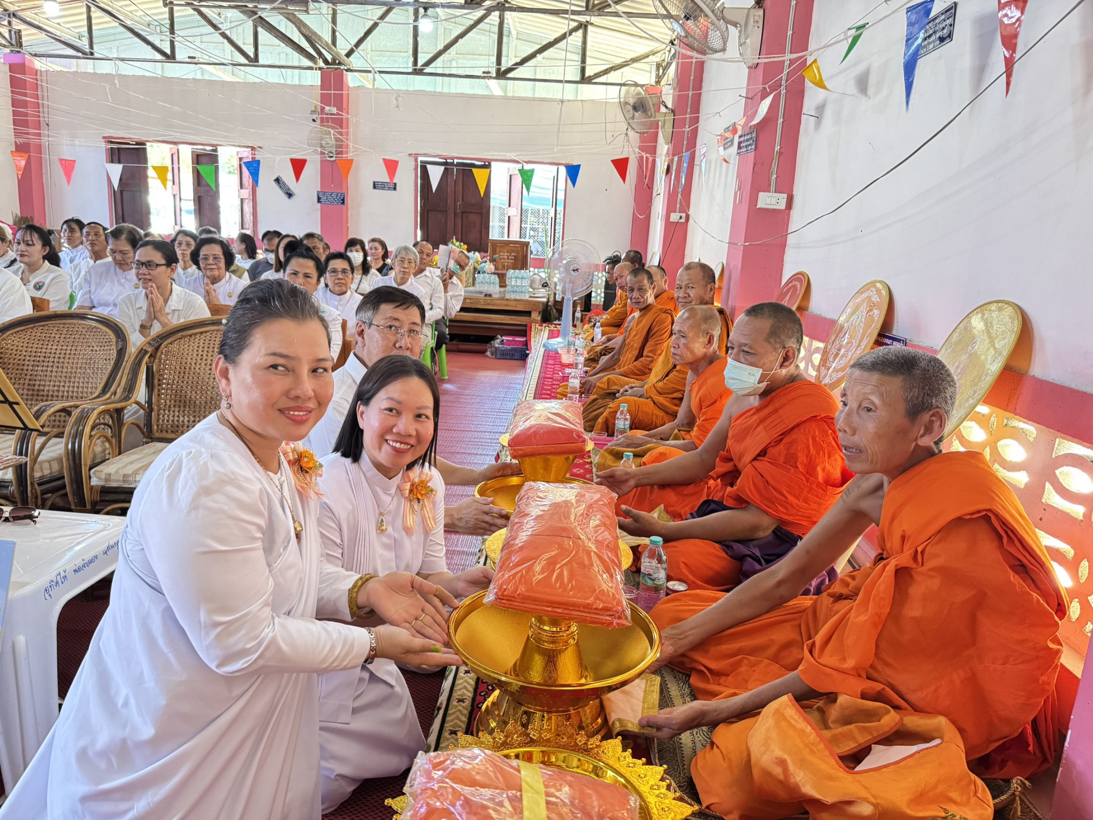 ภาพร่วมพิธีกรรมวัดแม่หล่วง