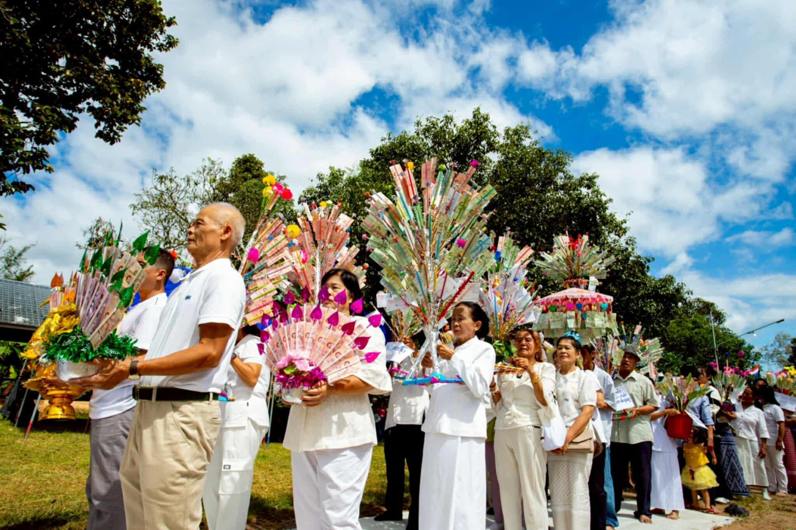 ภาพร่วมพิธีกรรมวัดศรีดงเย็น