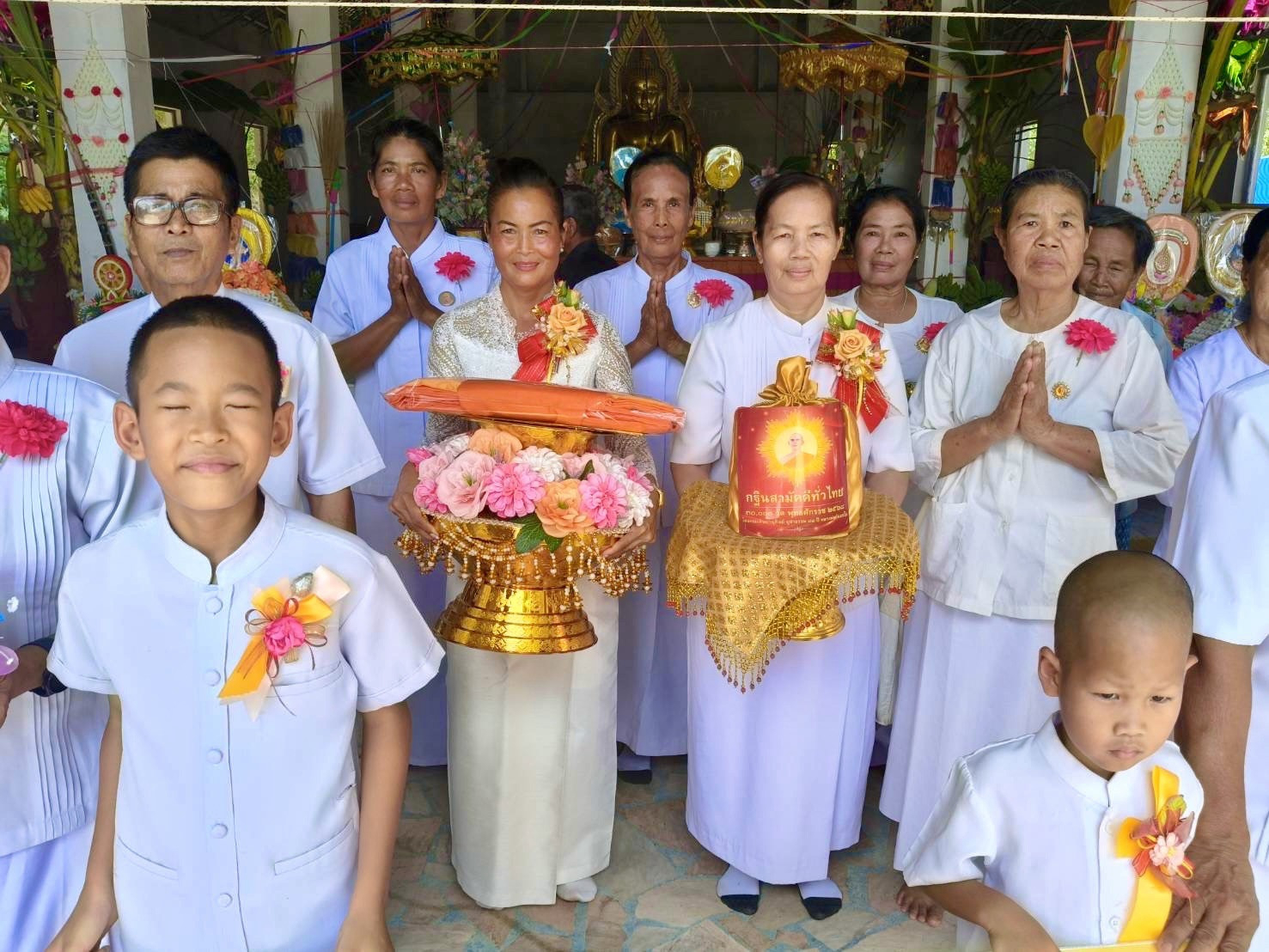 ภาพร่วมขบวนกฐินวัดเขาน้ำอุ่น
