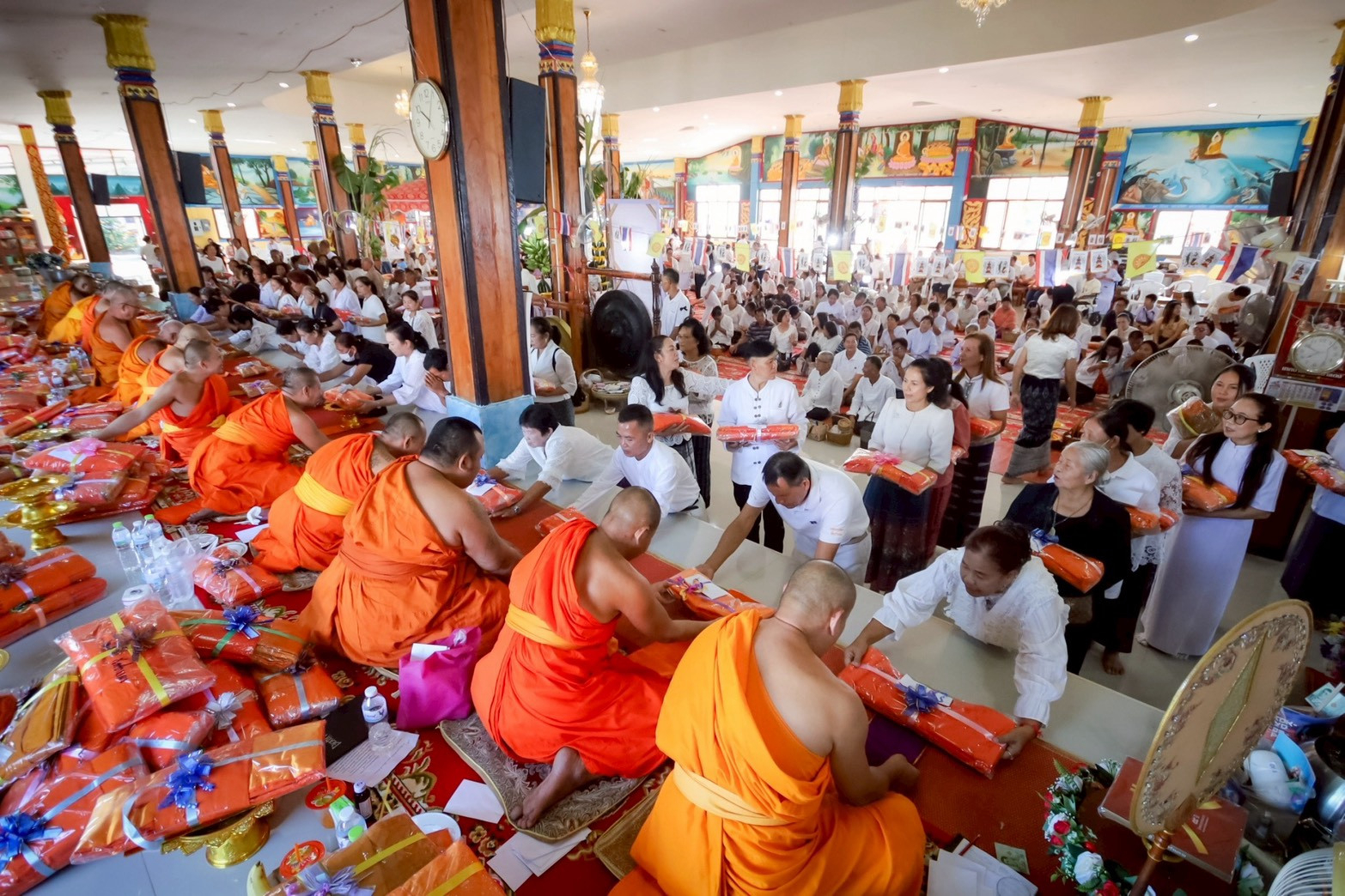 ภาพร่วมพิธีกรรมวัดป่าแดง