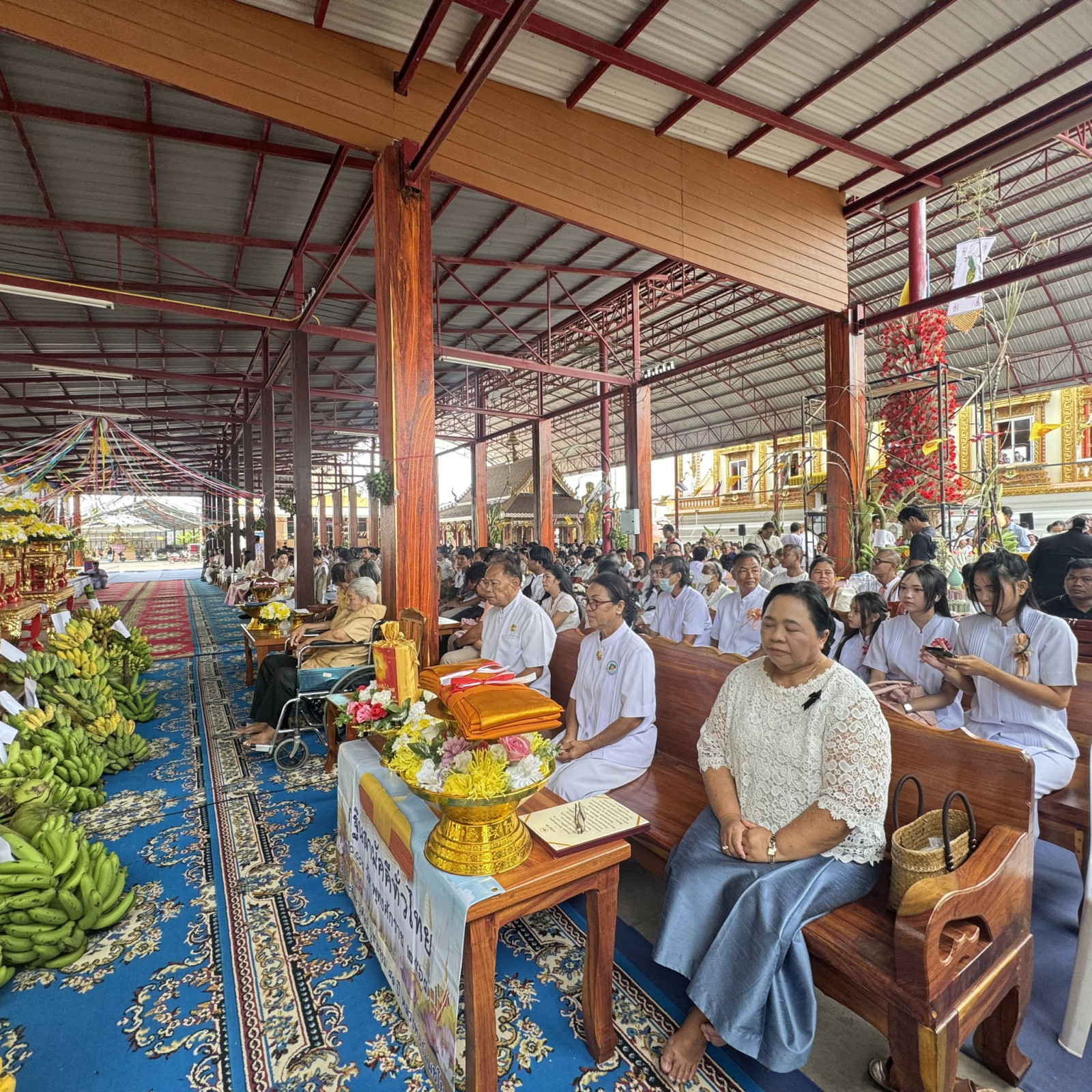 ภาพร่วมพิธีกรรมวัดสมานมิตร