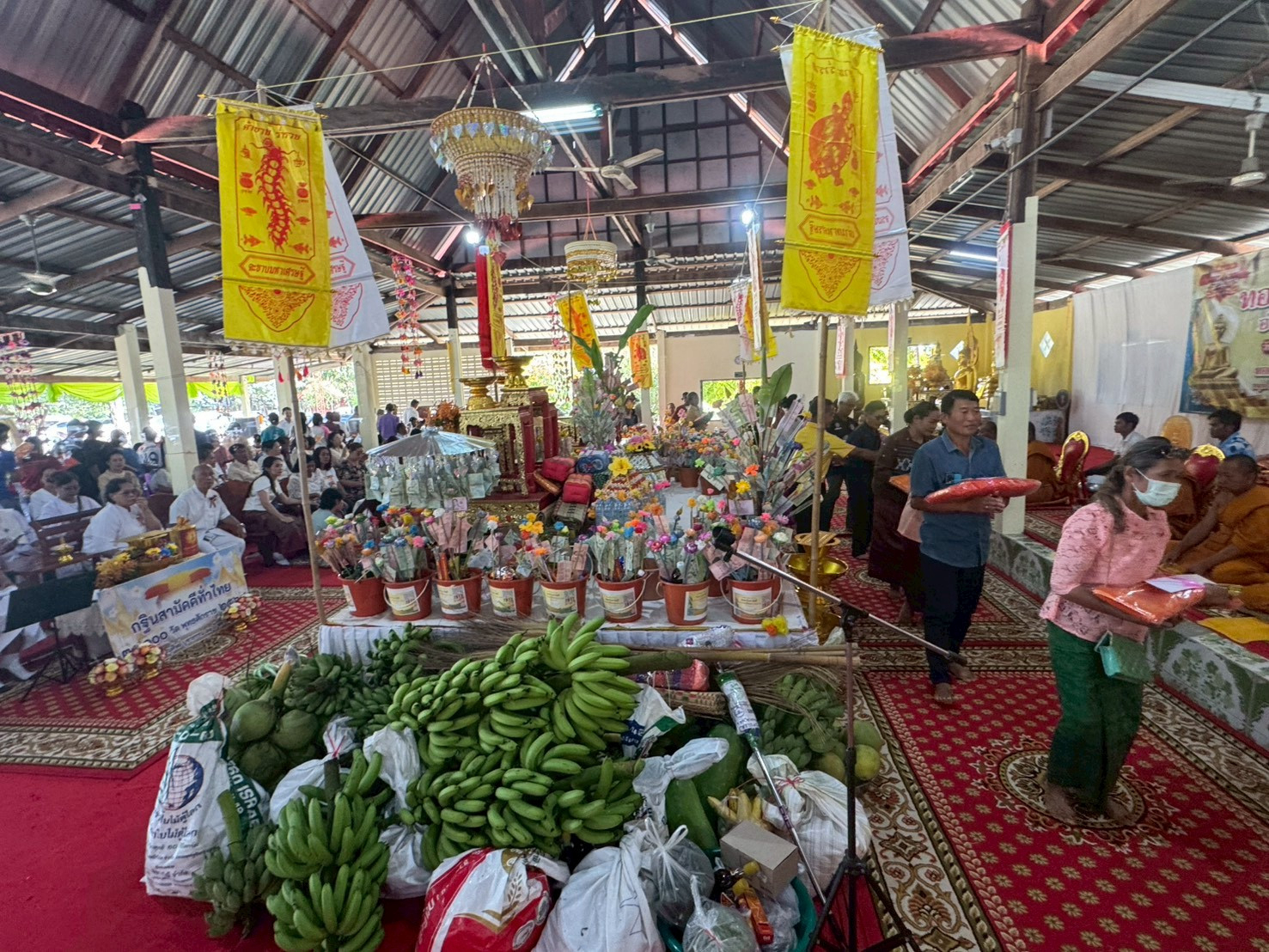 ภาพร่วมพิธีกรรมวัดป่าหนองปรือ