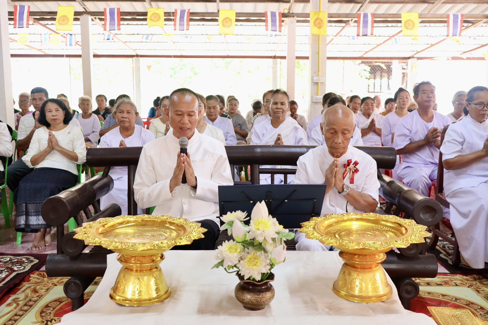 ภาพร่วมพิธีกรรมวัดหนองหว้า