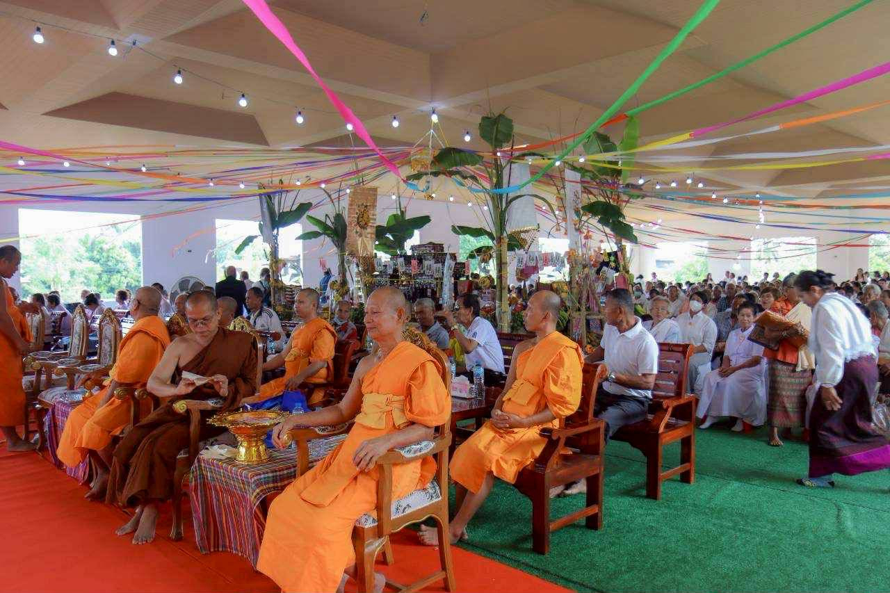 ภาพร่วมพิธีกรรมวัดหนองย่างหมู