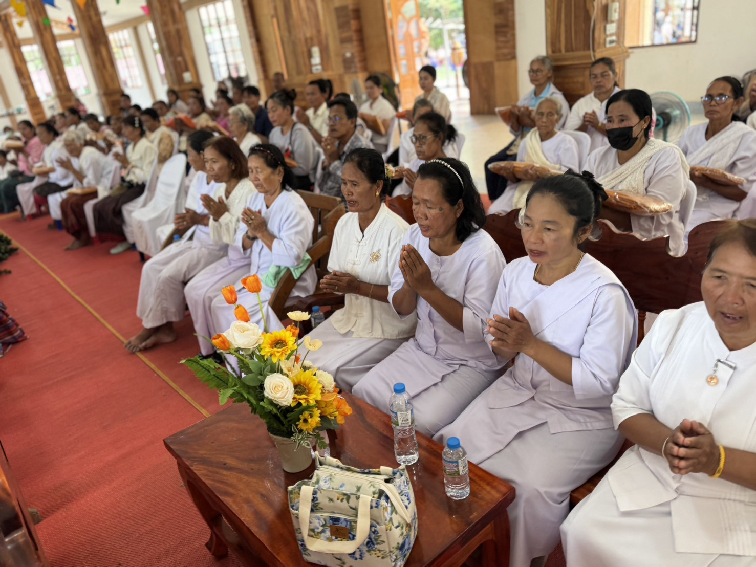 ภาพร่วมพิธีกรรมวัดแท่นทัพไทย