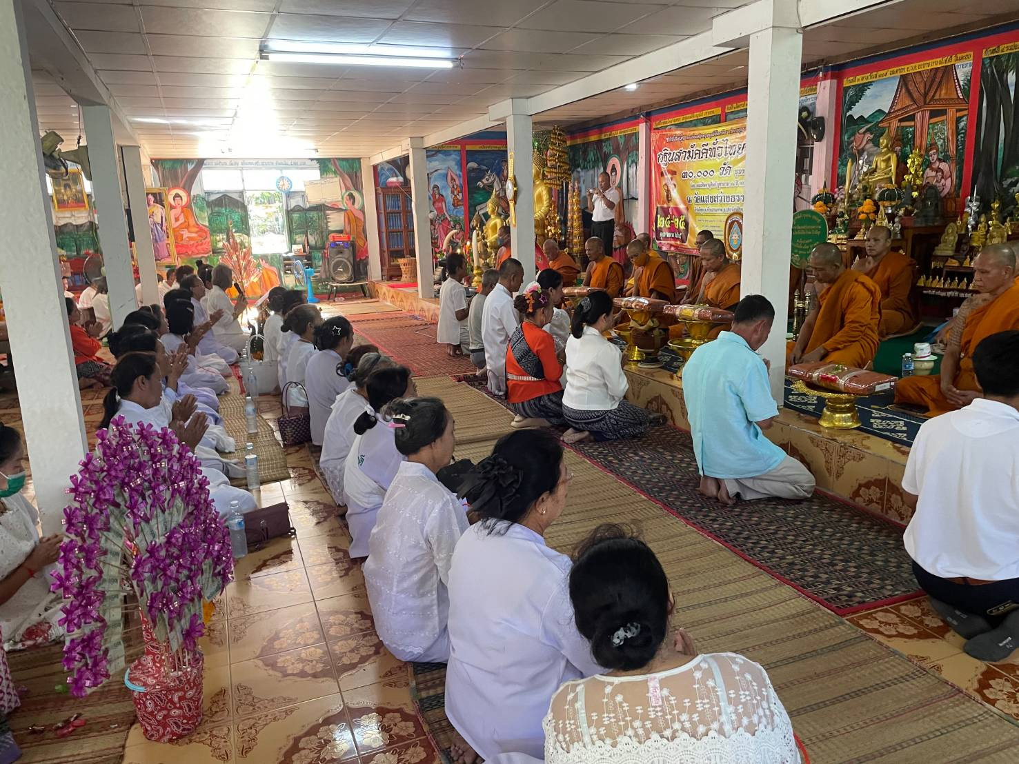 ภาพร่วมพิธีกรรมวัดแสงสว่างธรรมราราม