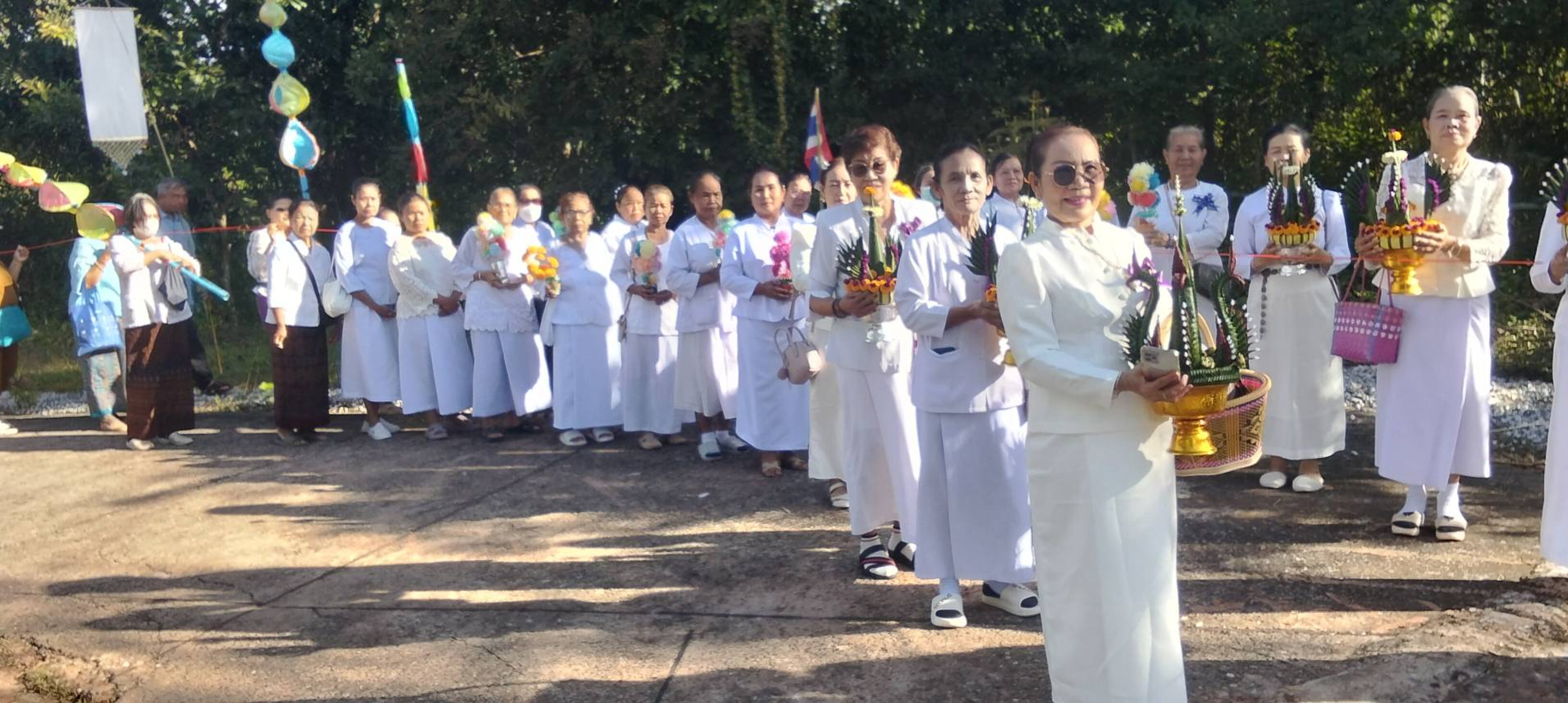 ภาพร่วมพิธีกรรมวัดแสงสว่างธรรมราราม