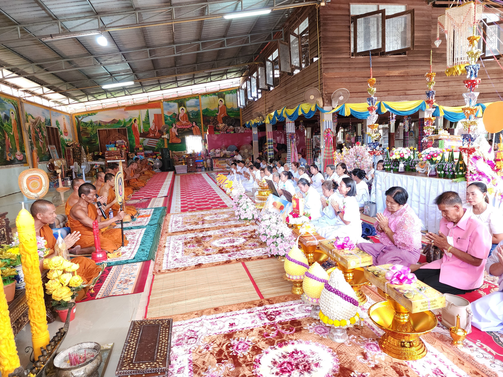 ภาพร่วมพิธีกรรมวัดโนนอุดม