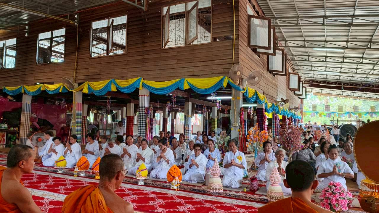 ภาพร่วมพิธีกรรมวัดโนนอุดม