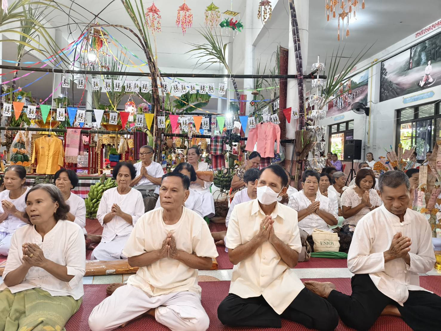 ภาพร่วมพิธีกรรมวัดบ้านบัวอารีย์