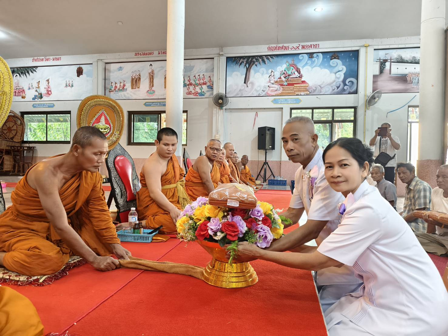 ภาพร่วมพิธีกรรมวัดบ้านบัวอารีย์