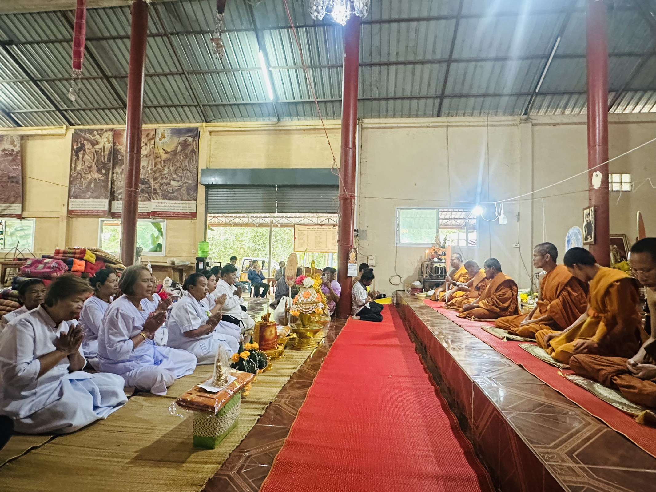 ภาพร่วมพิธีกรรมวัดสระดอกคูณ