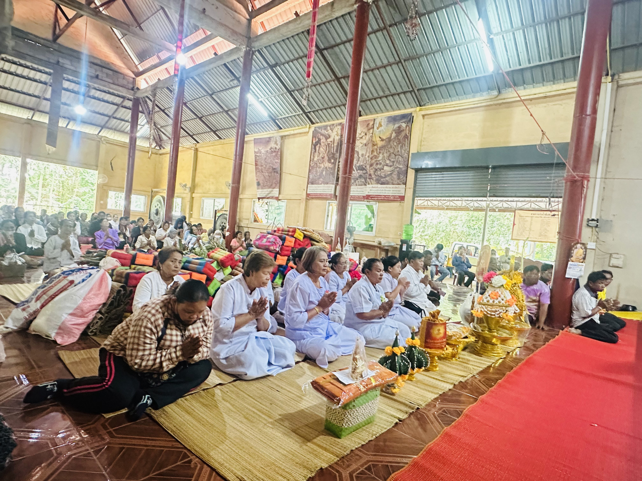 ภาพร่วมพิธีกรรมวัดสระดอกคูณ