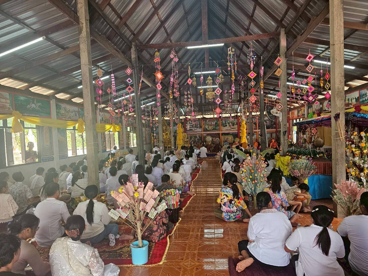 ภาพร่วมพิธีกรรมวัดสระโพนทอง