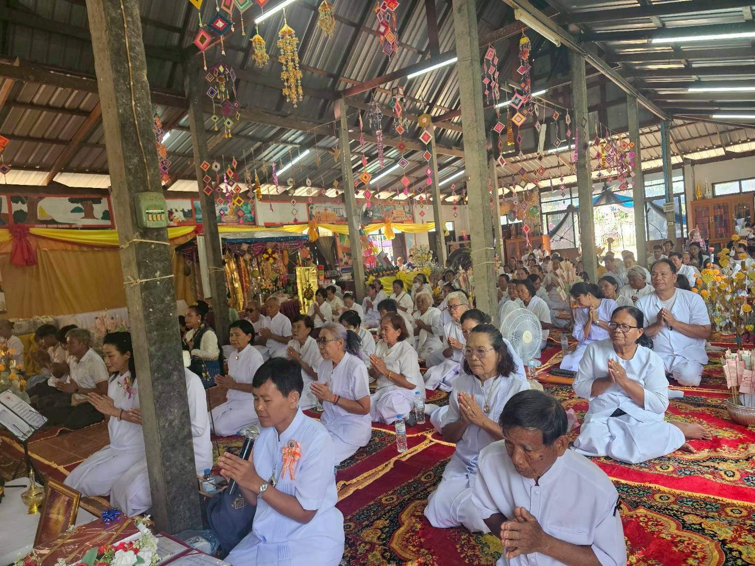 ภาพร่วมพิธีกรรมวัดสระโพนทอง