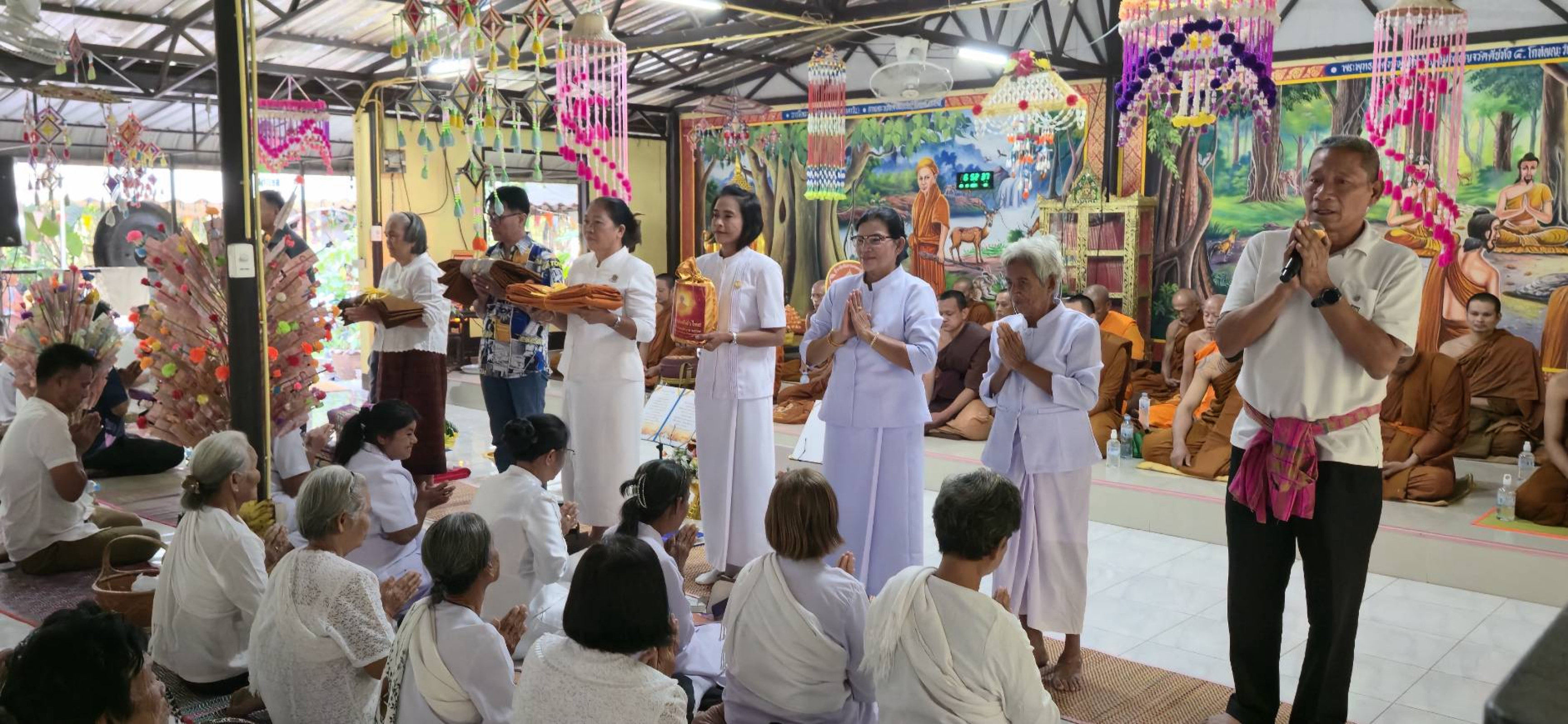 ภาพร่วมพิธีกรรมที่พักสงฆ์ป่าชุมชน