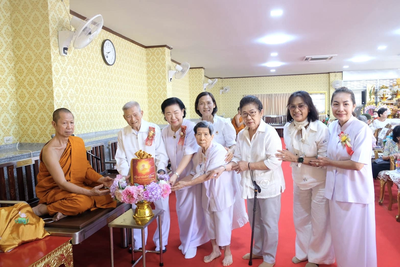 ภาพการถวายปัจจัยวัดบางสะแกนอก