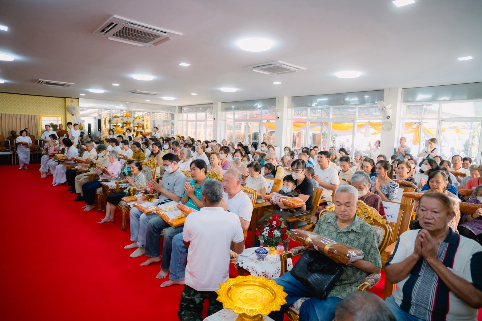 ภาพร่วมพิธีกรรมวัดบางสะแกนอก