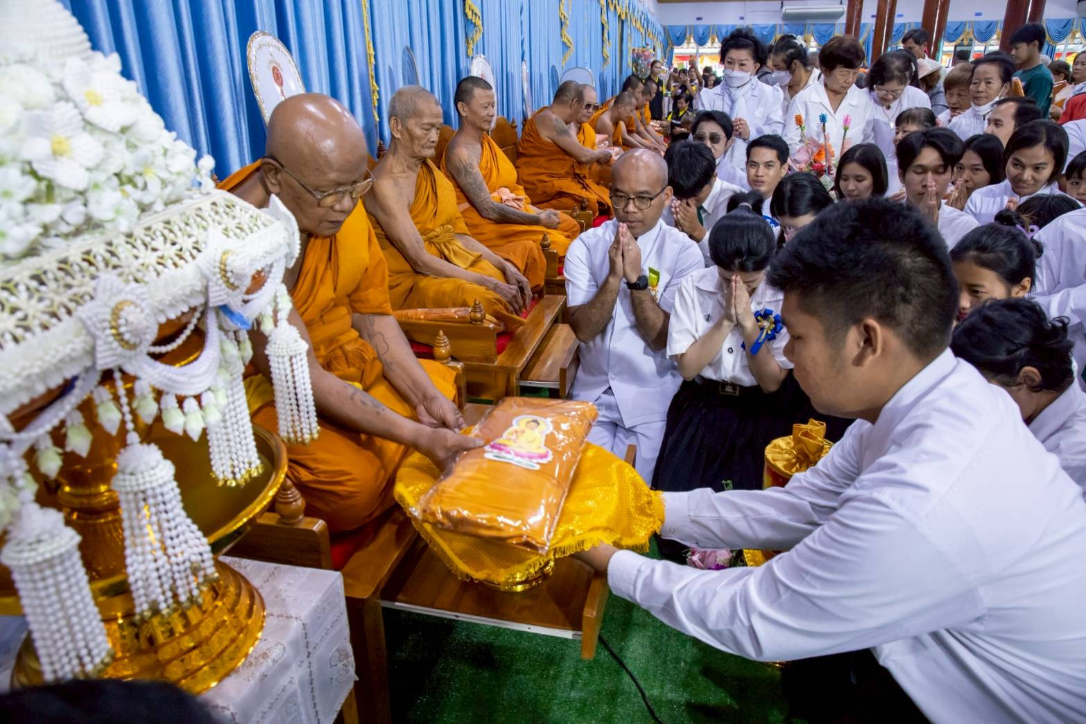 ภาพร่วมพิธีกรรมวัดบ่อน้ำจืด