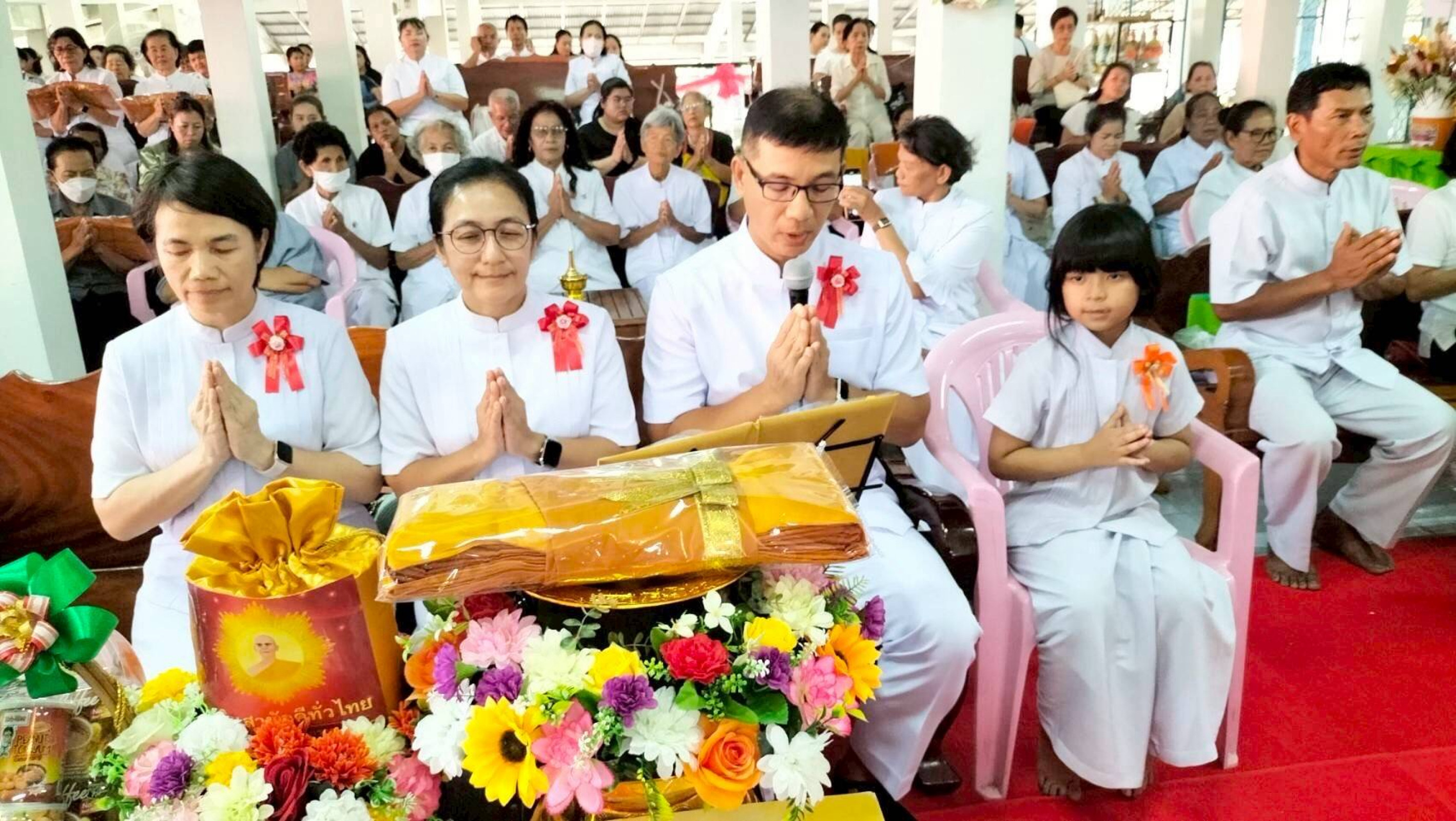 ภาพร่วมพิธีกรรมวัดกุยเหนือ