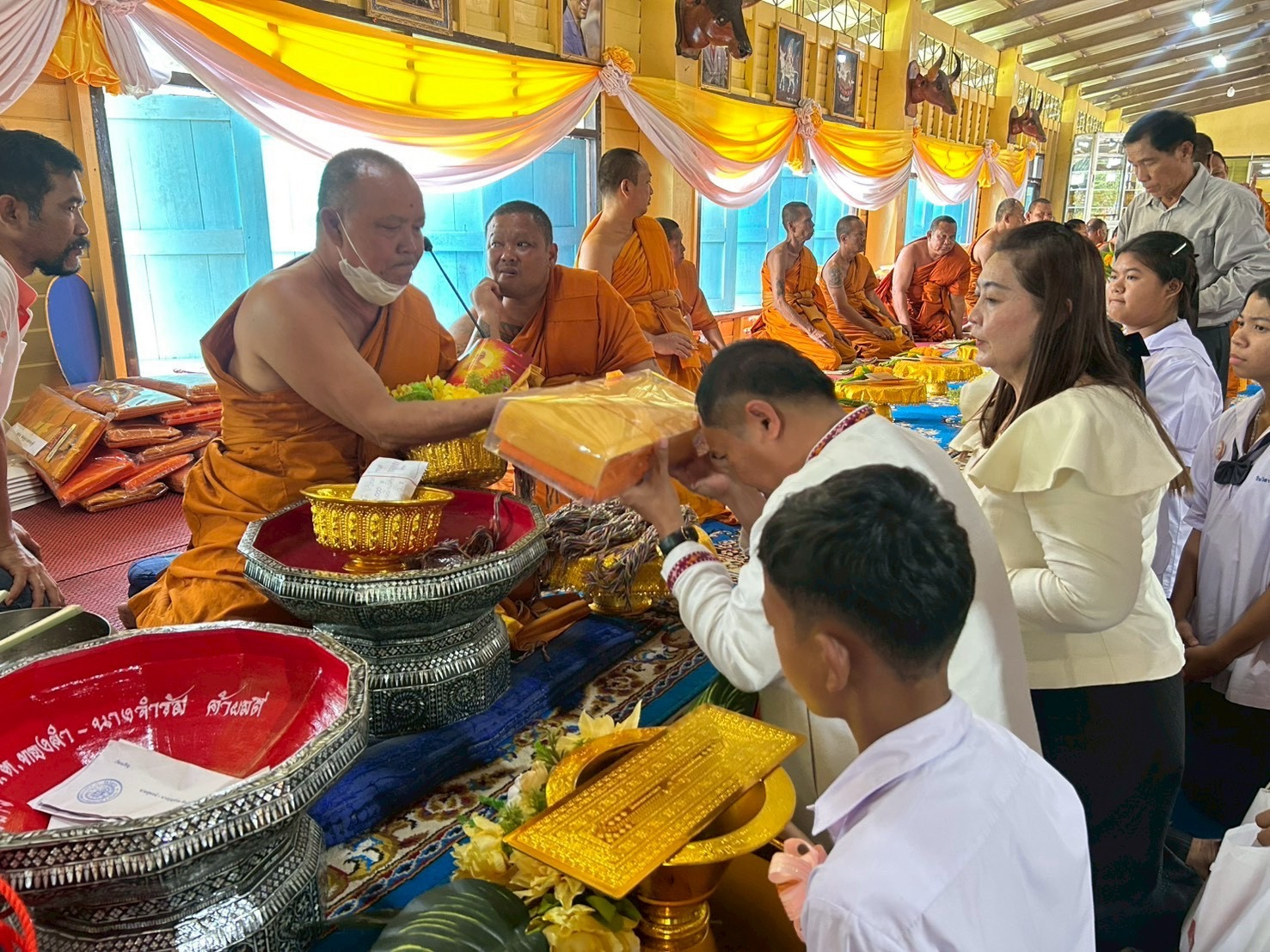 ภาพร่วมพิธีกรรมวัดวังยาว