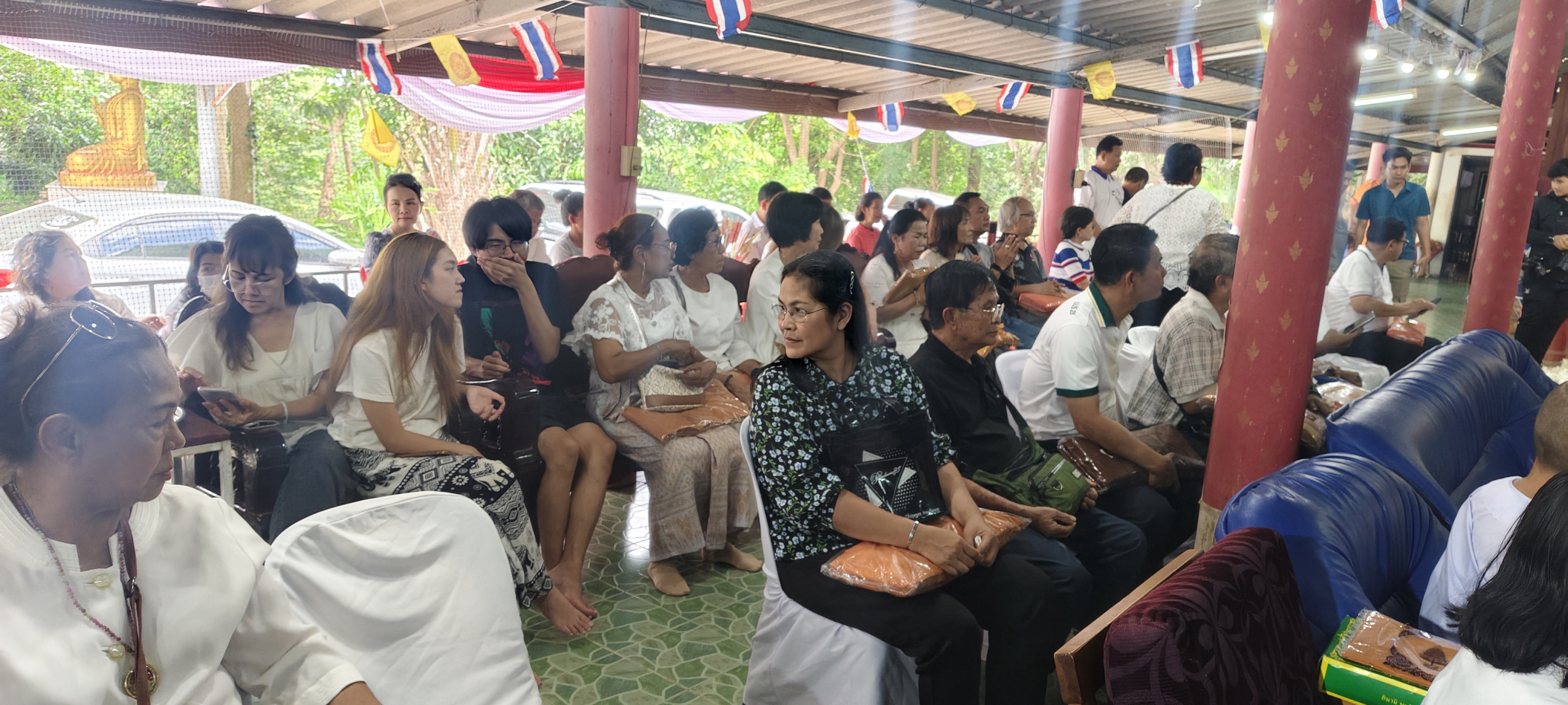 ภาพร่วมพิธีกรรมวัดพระธาตุโป่งนก