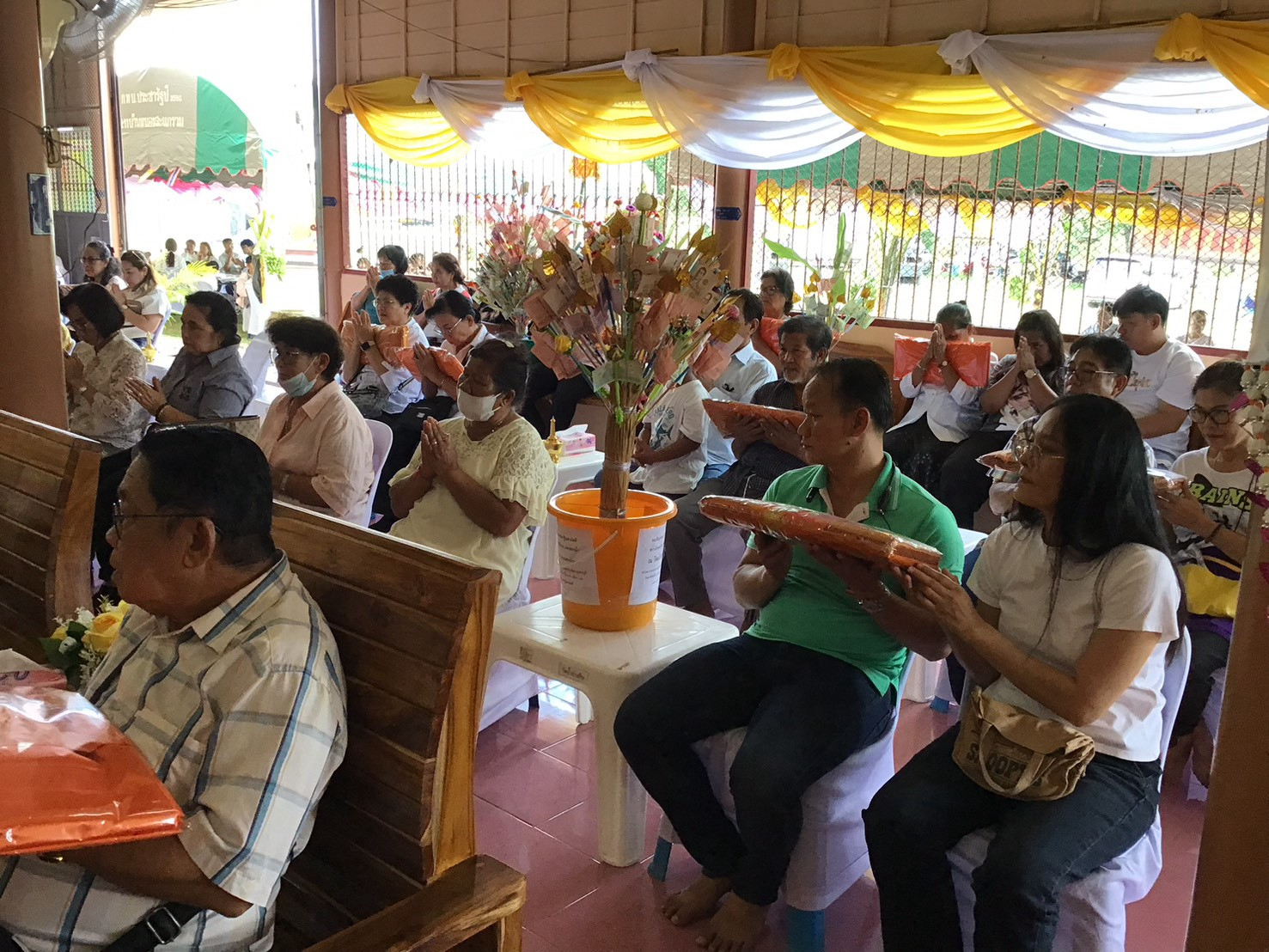 ภาพร่วมพิธีกรรมวัดมโนธรรม (หนองสะแกรวม)