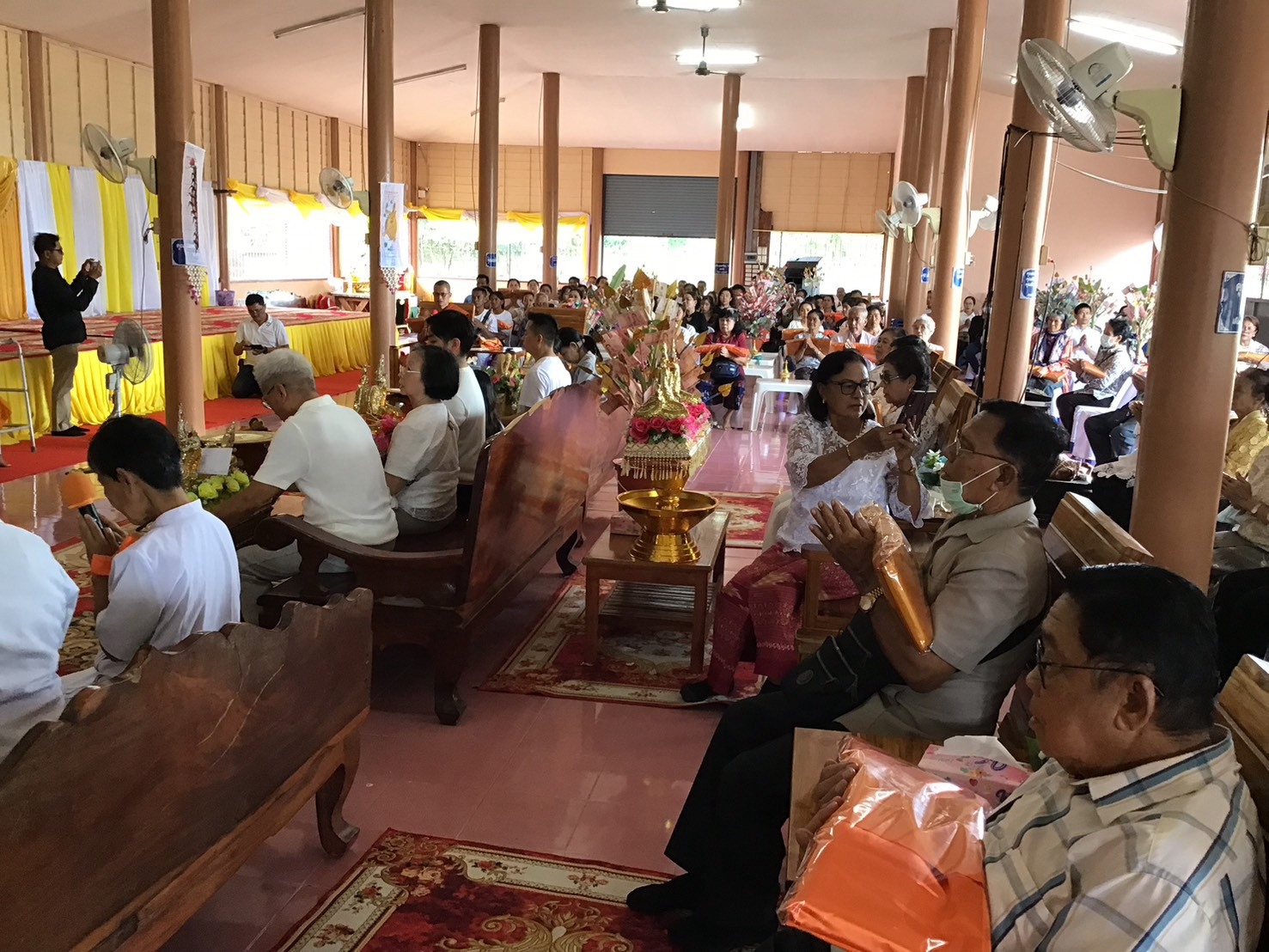 ภาพร่วมพิธีกรรมวัดมโนธรรม (หนองสะแกรวม)