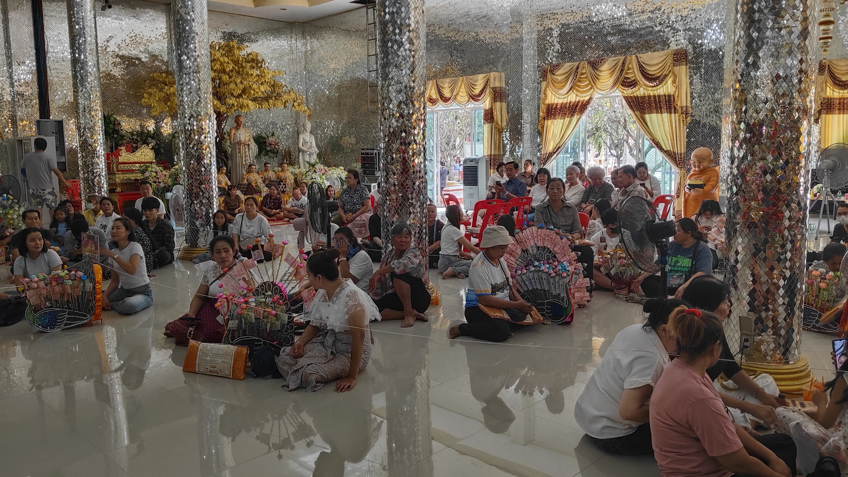 ภาพร่วมพิธีกรรมวัดขุนไทยธาราม