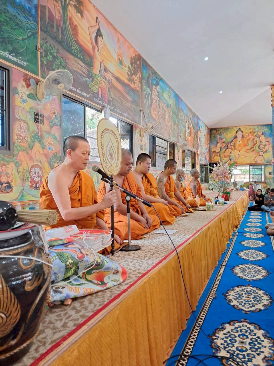 ภาพร่วมพิธีกรรมวัดทะเลสาบ