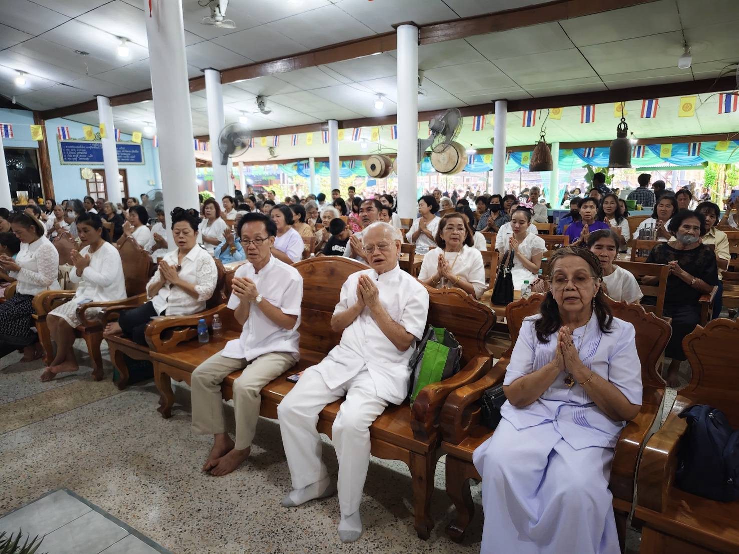 ภาพร่วมพิธีกรรมวัดตะพง