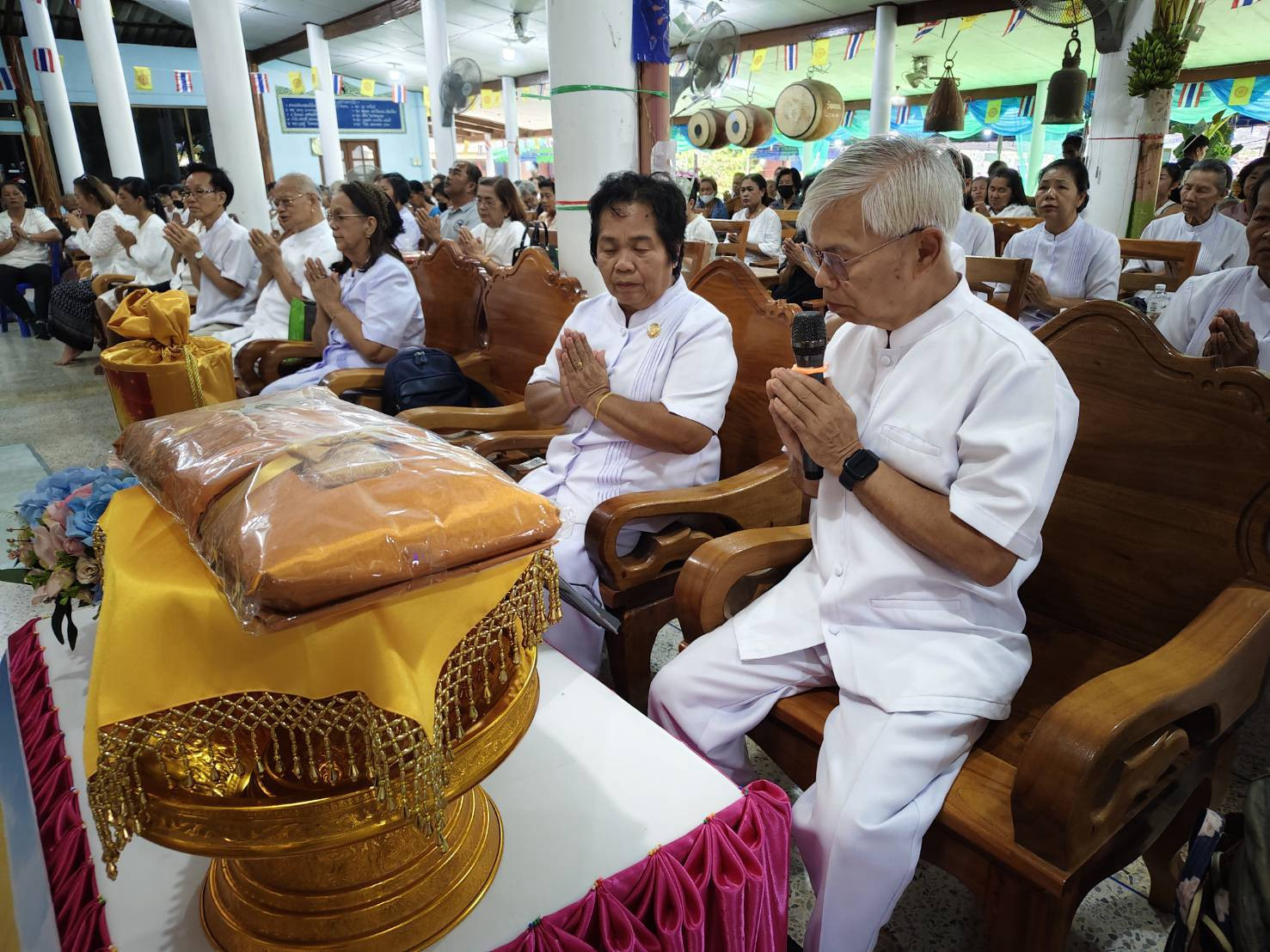 ภาพร่วมพิธีกรรมวัดตะพง