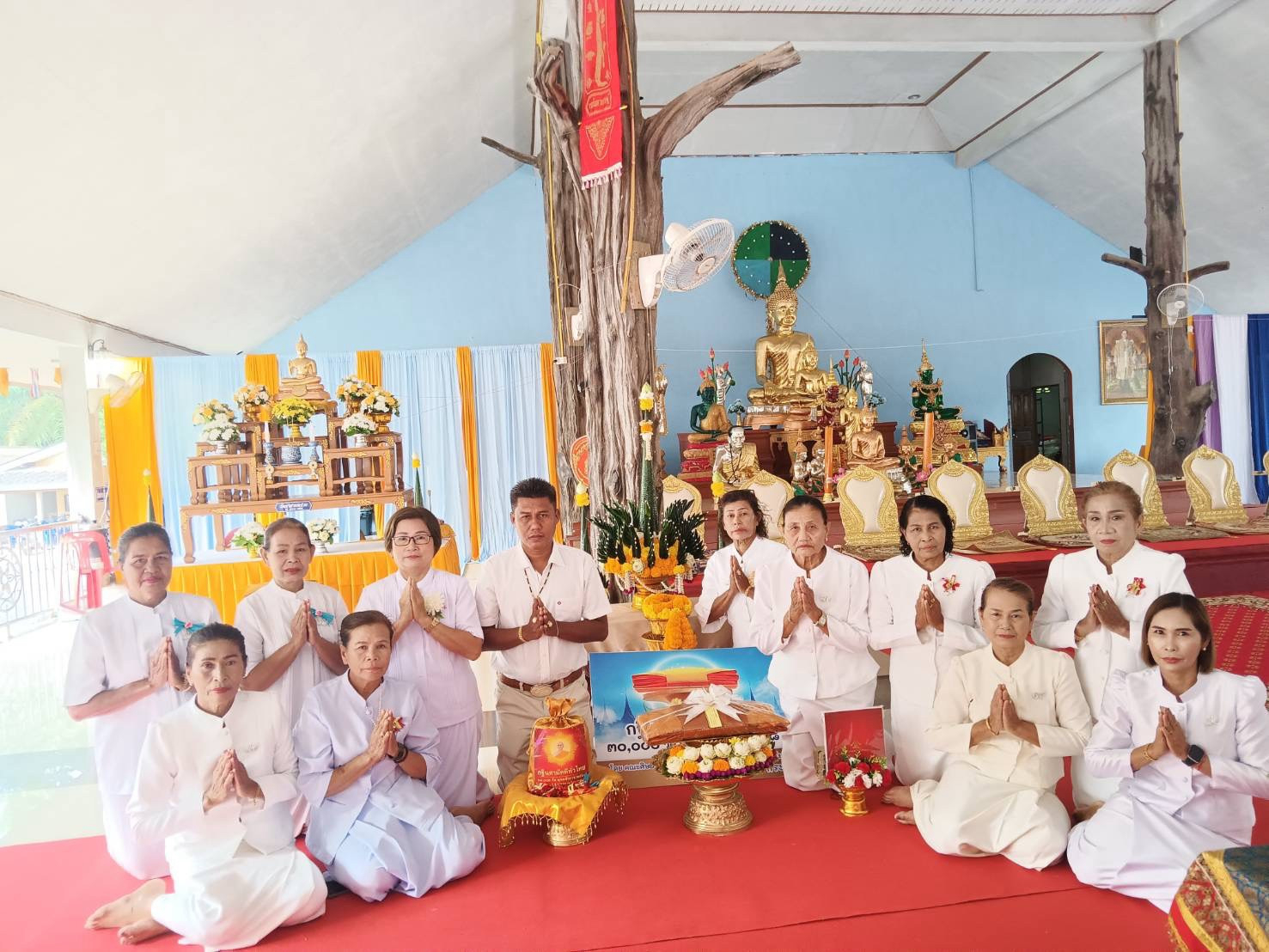 ภาพร่วมพิธีกรรมวัดเขาสามหน่วย