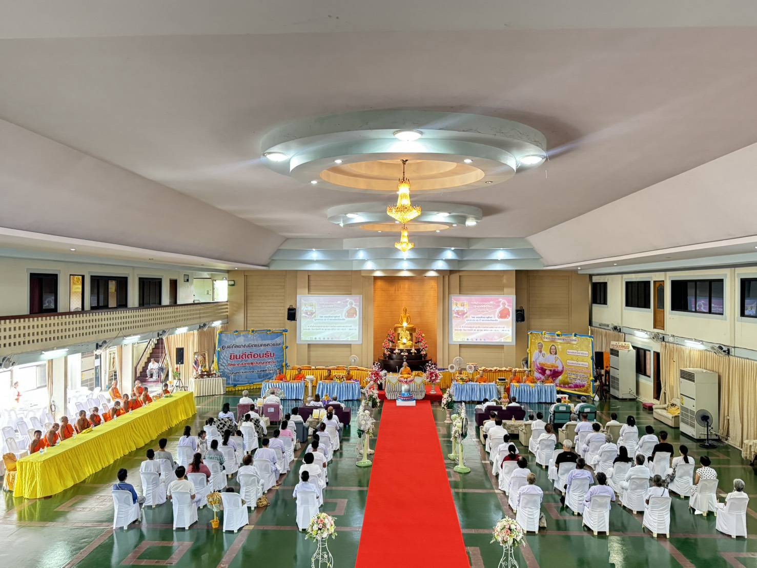 ภาพร่วมพิธีกรรมศูนย์ปฏิบัติธรรมกัลยาณมิตรนครสวรรค์